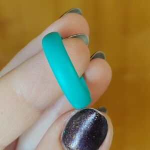 Qalo Women's Turquoise Silicone Ring size 8